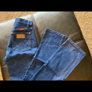 Wrangler cowboy cut jeans never worn
